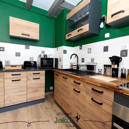Maison "Jungle House" 90 M2 Billard, Retroprojecteur, Bar A Jeux , Vinyle, Wifi Fibre, Ideal Pro & Famille A Montbrison Luaran gambar