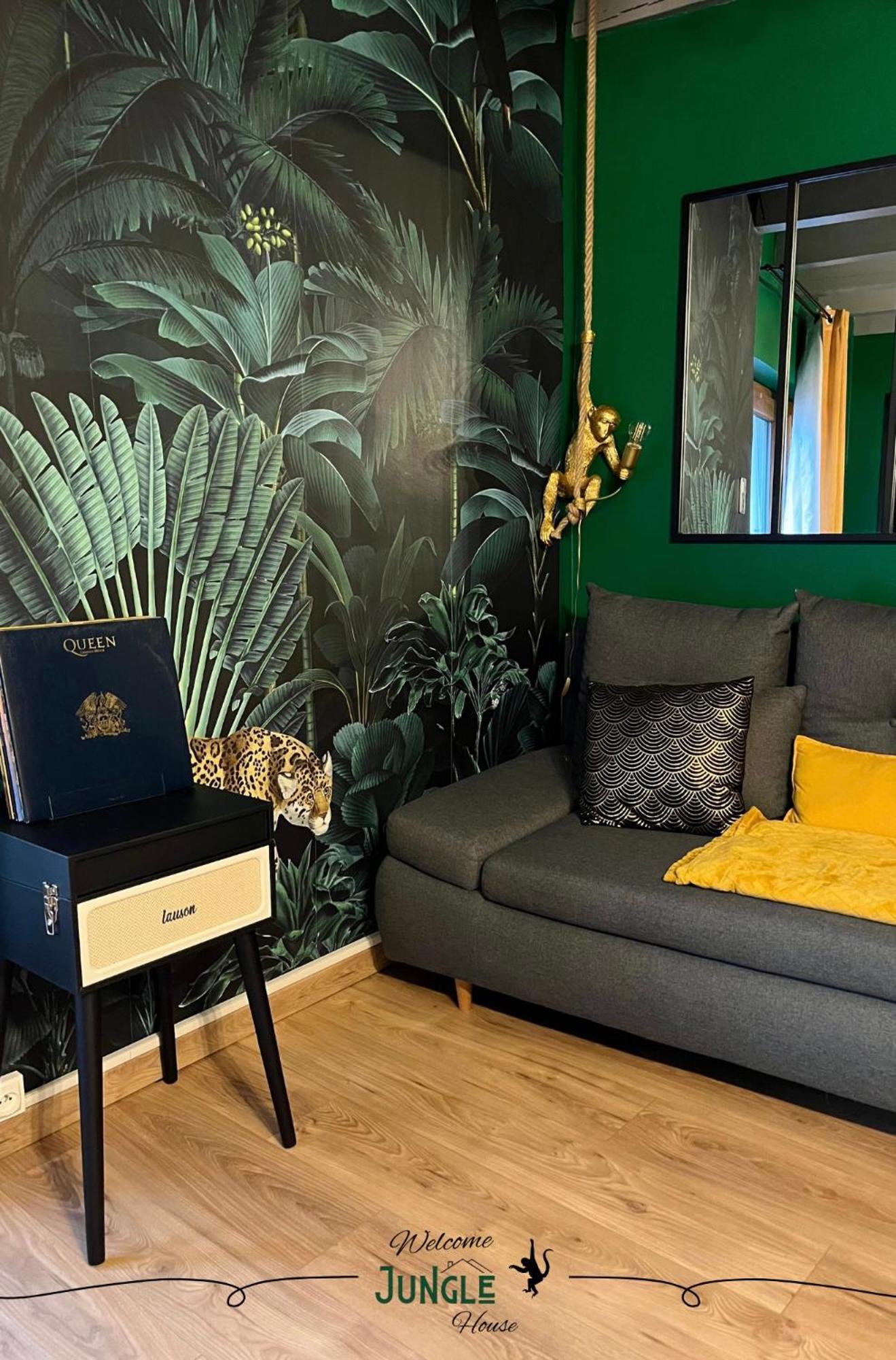 Maison "Jungle House" 90 M2 Billard, Retroprojecteur, Bar A Jeux , Vinyle, Wifi Fibre, Ideal Pro & Famille A Montbrison Luaran gambar