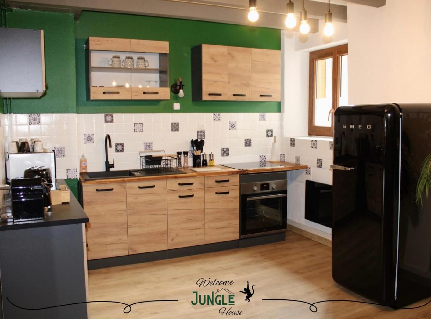 Maison "Jungle House" 90 M2 Billard, Retroprojecteur, Bar A Jeux , Vinyle, Wifi Fibre, Ideal Pro & Famille A Montbrison Luaran gambar