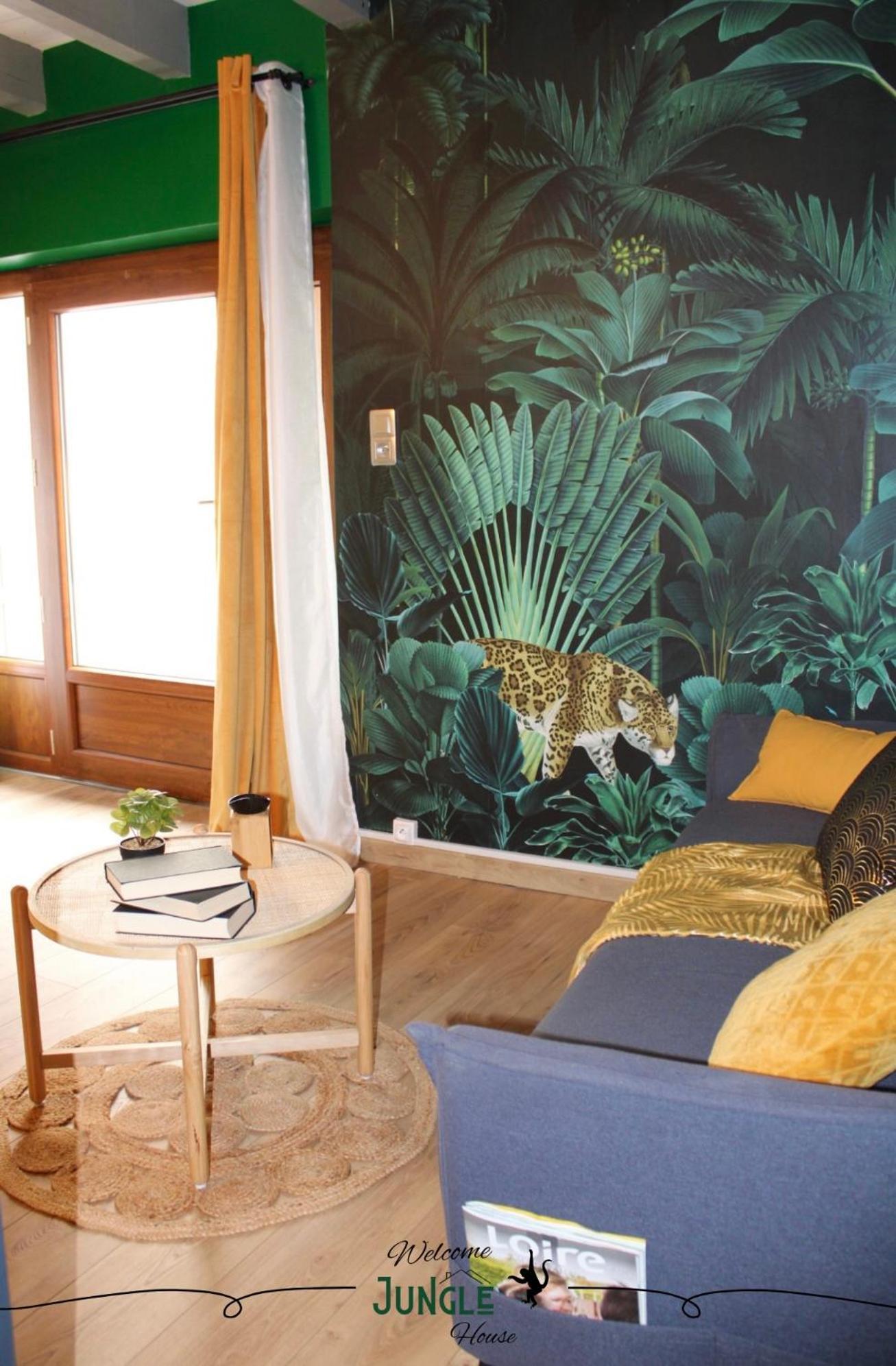 Maison "Jungle House" 90 M2 Billard, Retroprojecteur, Bar A Jeux , Vinyle, Wifi Fibre, Ideal Pro & Famille A Montbrison Luaran gambar
